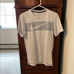 Nike Gray Short Sleeve Tee with Iconic Swoosh
